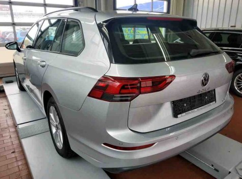 Golf 8 Variant eTSI DSG Life