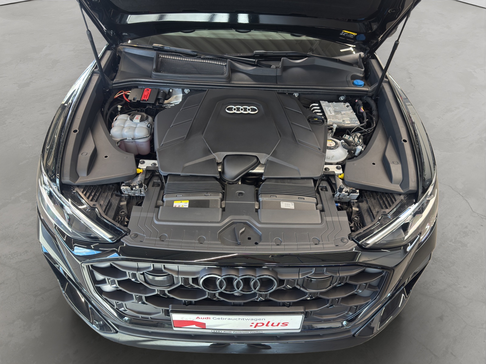 Q8 60 TFSI e quattro S line Black HuD Pano B&O AHK