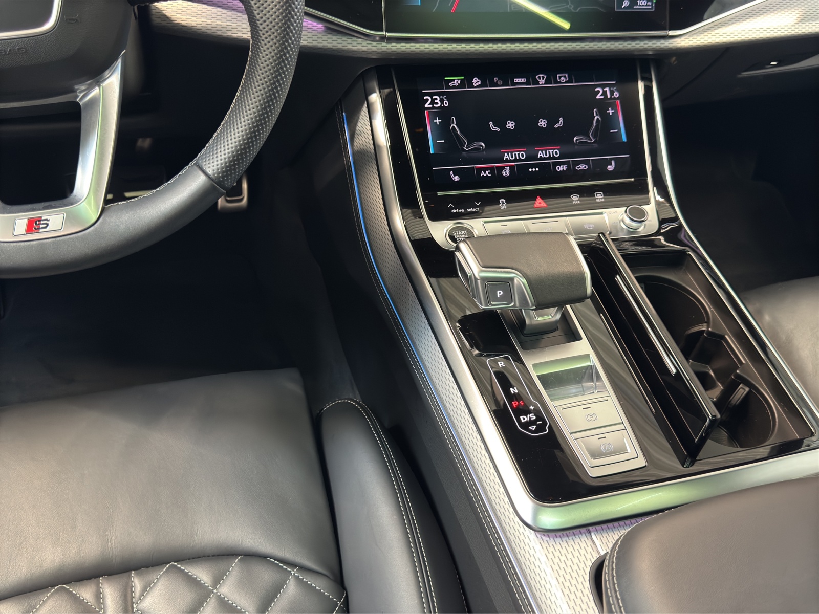 Q8 60 TFSI e quattro S line Black HuD Pano B&O AHK