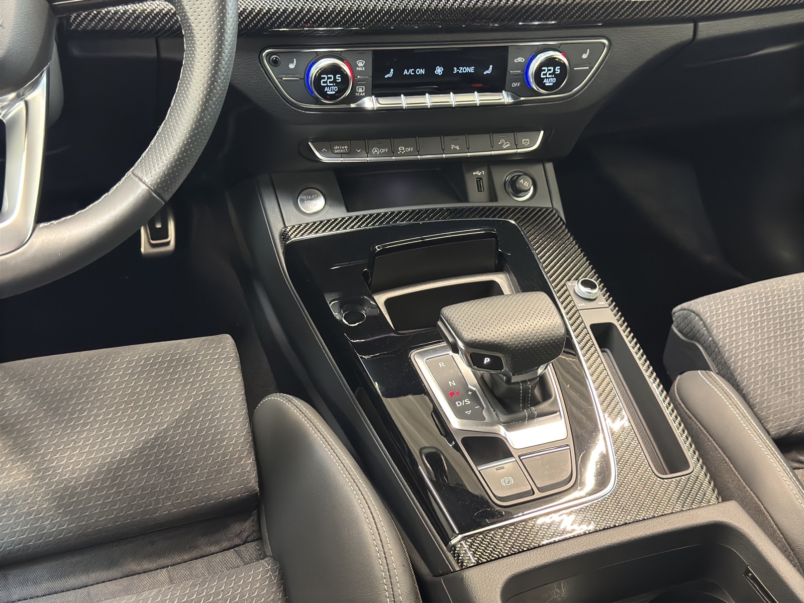 Q5 40 TDI quattro S line Black Carbon AHK Matrix-LED ACC Kamera