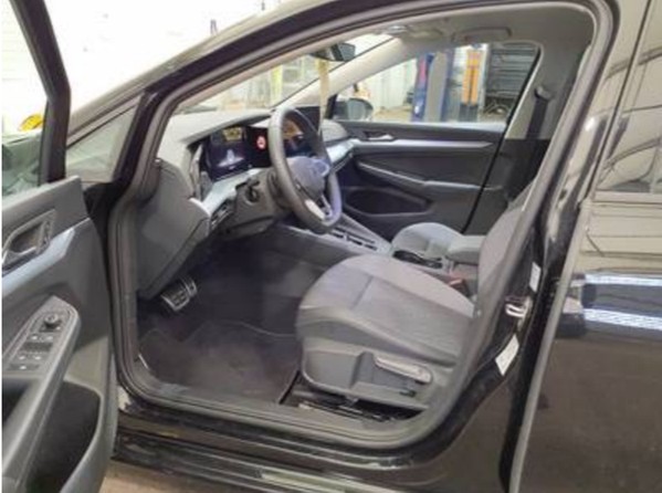 Golf 8 eTSI DSG Goal IQ-Light Navi AHK Kamera