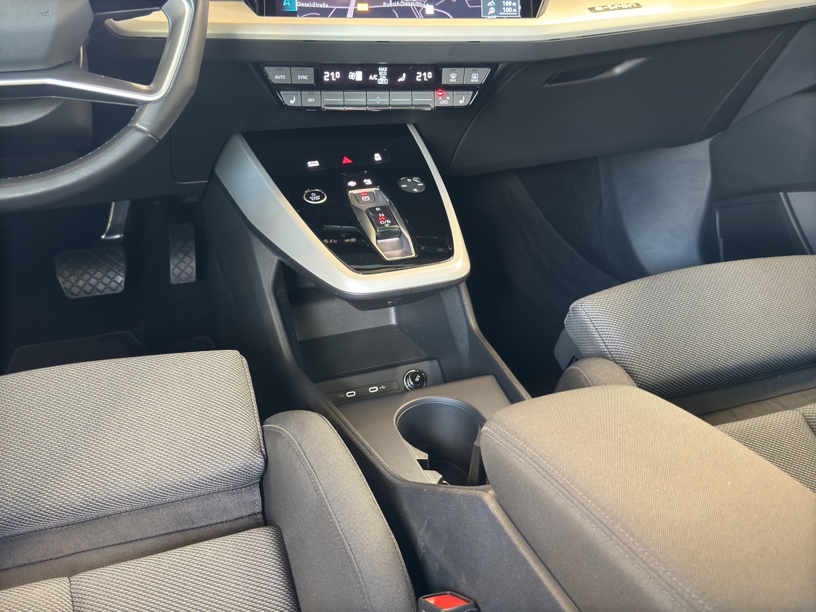 Q4 e-tron Sportback 50 quattro S line Assistenzpaket