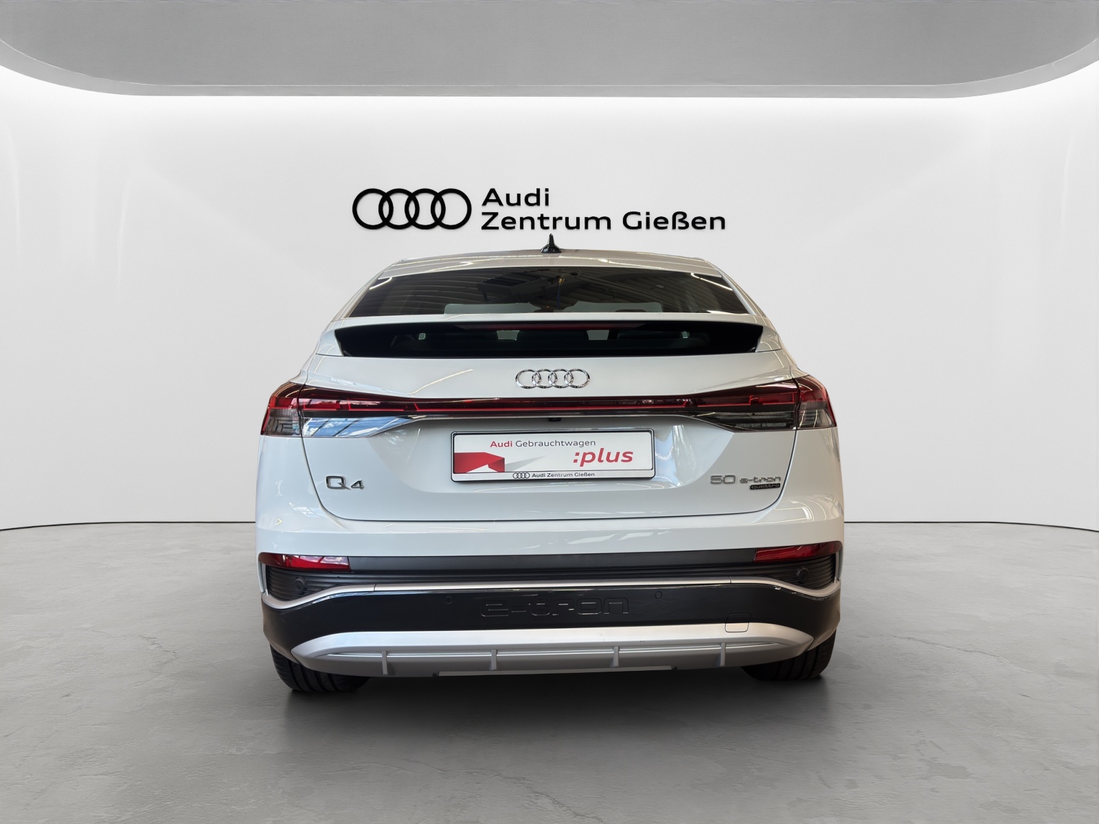 Q4 e-tron Sportback 50 quattro S line Assistenzpaket