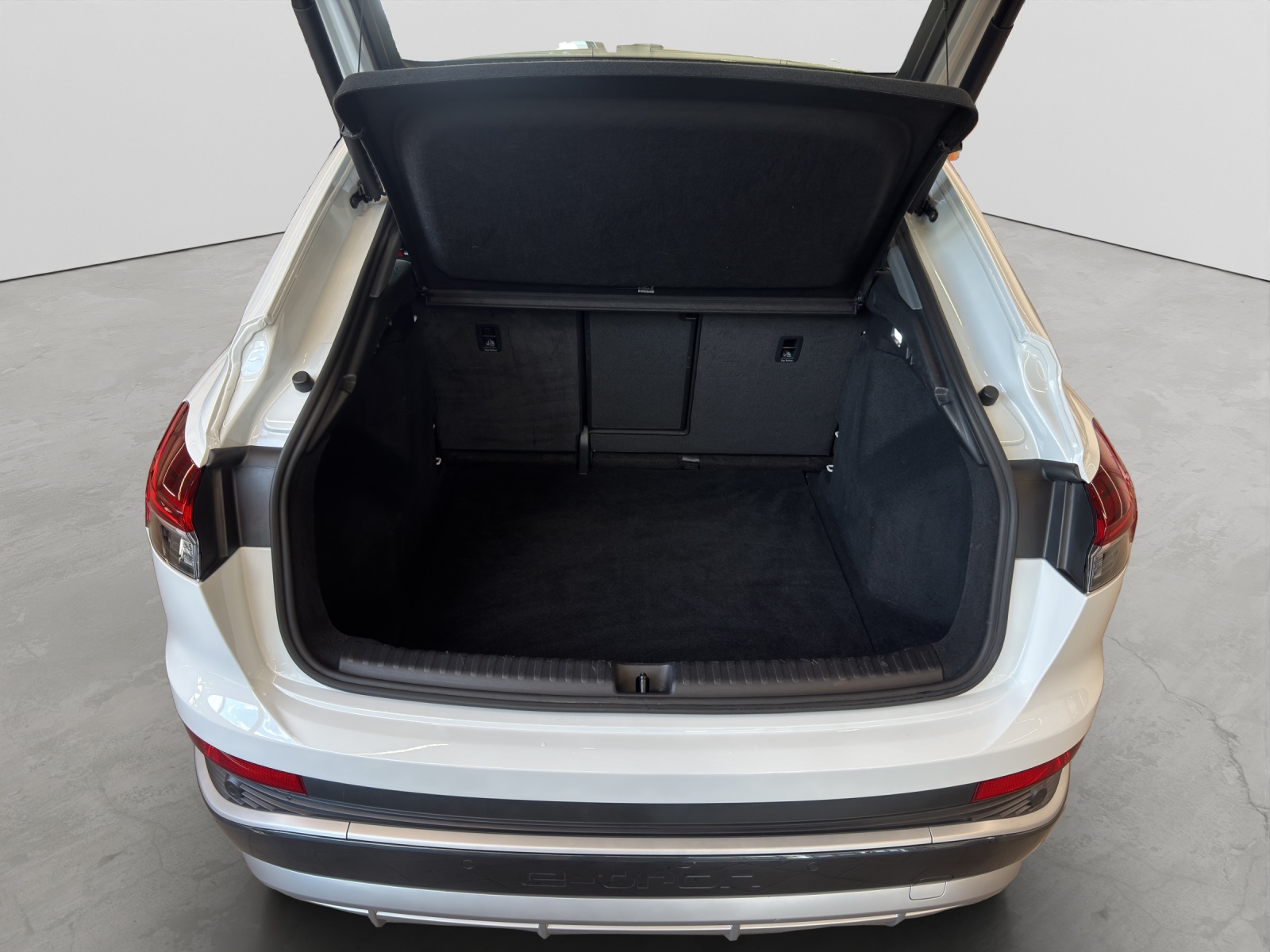 Q4 e-tron Sportback 50 quattro S line Assistenzpaket