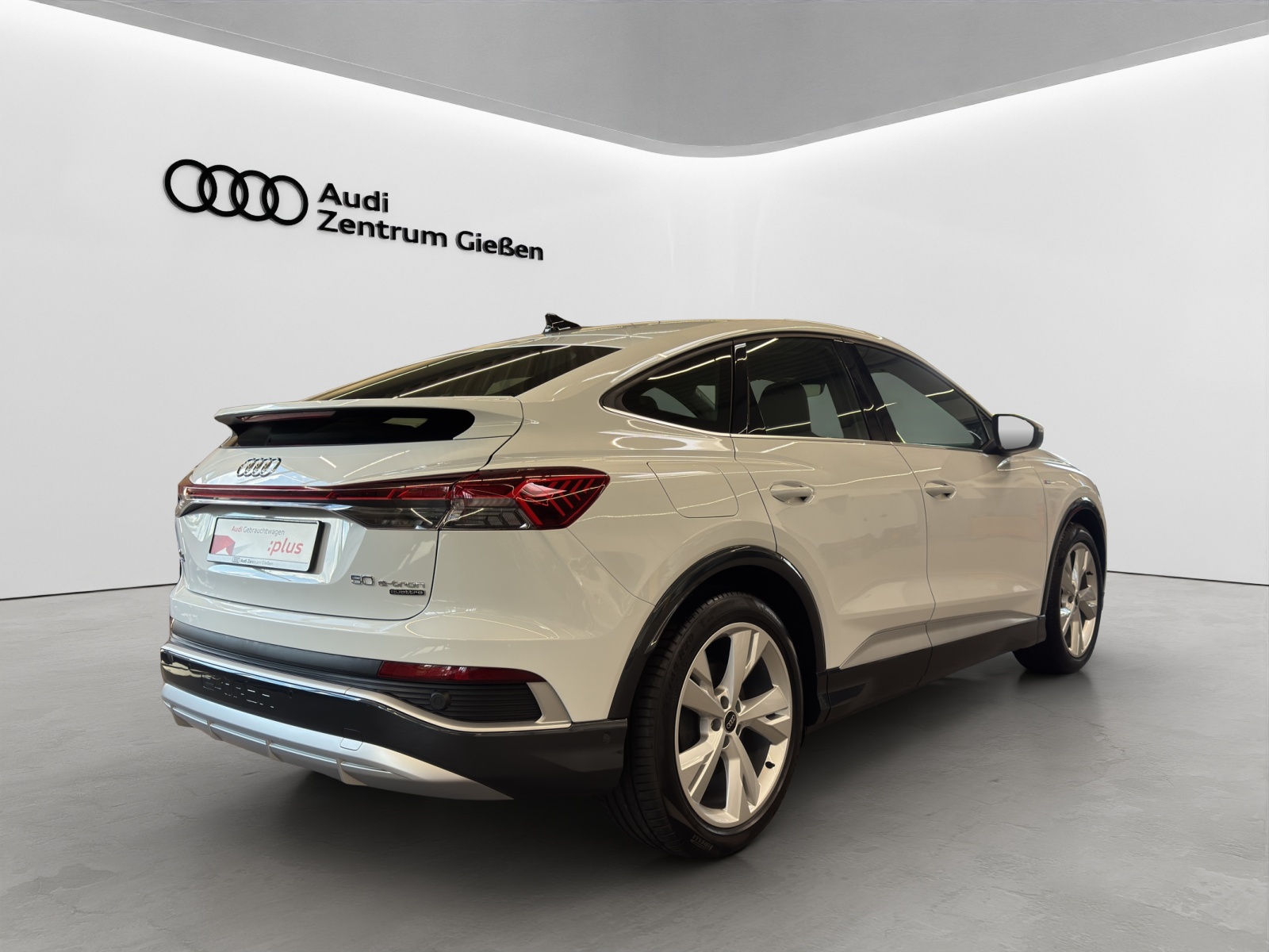Q4 e-tron Sportback 50 quattro S line Assistenzpaket