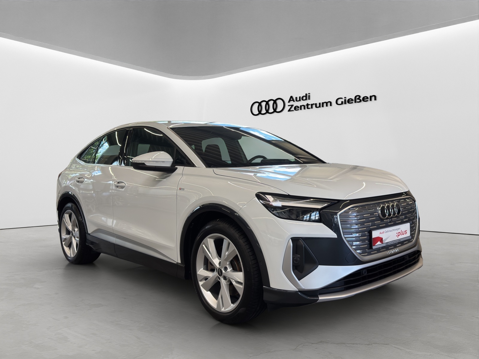Q4 e-tron Sportback 50 quattro S line Assistenzpaket