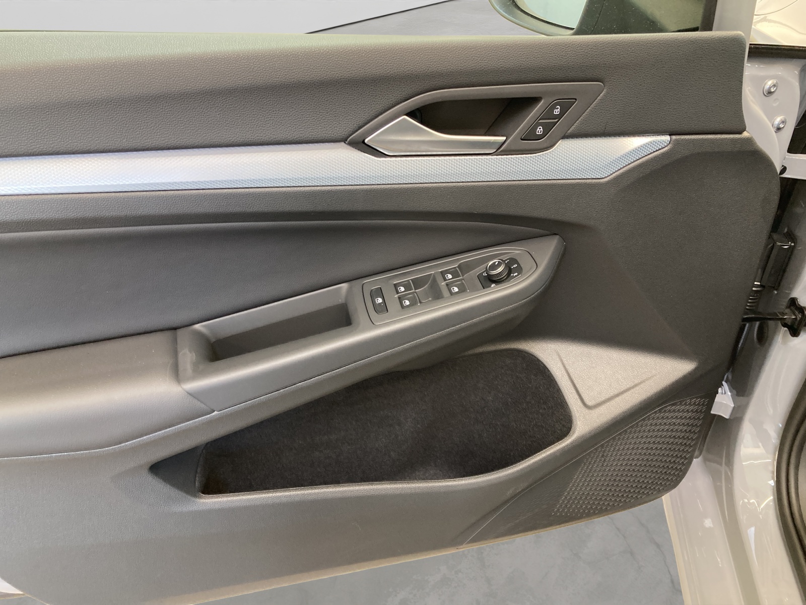 Golf 8 eTSI DSG Goal LED-Plus Navi AHK Kamera