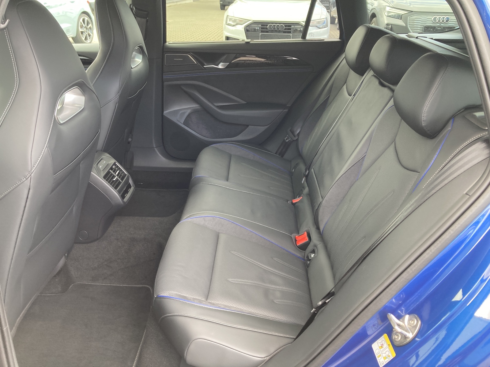 Passat Variant TDI DSG R-Line 