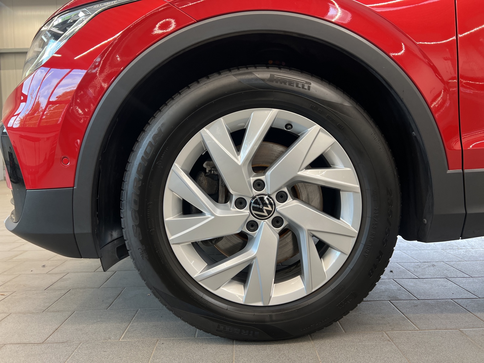 Tiguan 2.0 TDI DSG 4M Elegance IQ-Light Navi AHK Alu-18Zoll