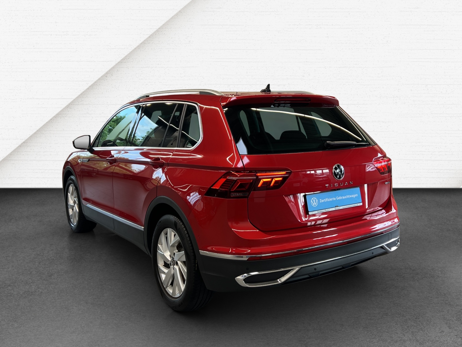 Tiguan 2.0 TDI DSG 4M Elegance IQ-Light Navi AHK Alu-18Zoll