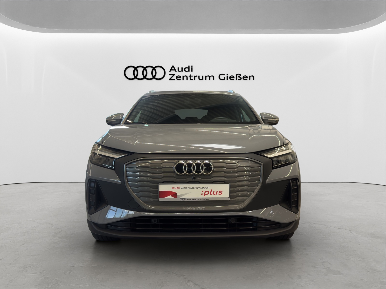 Q4 e-tron 40 basis AHK Navi Assistenzpaket