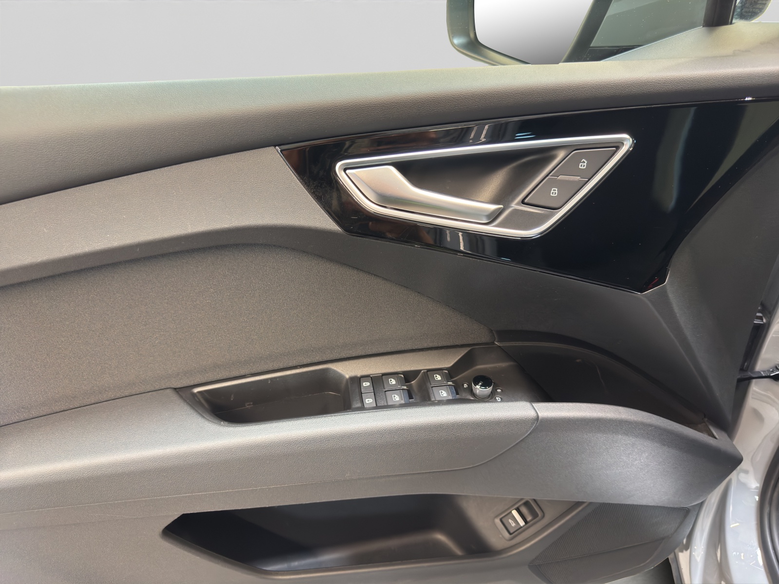 Q4 e-tron 40 basis AHK Navi Assistenzpaket