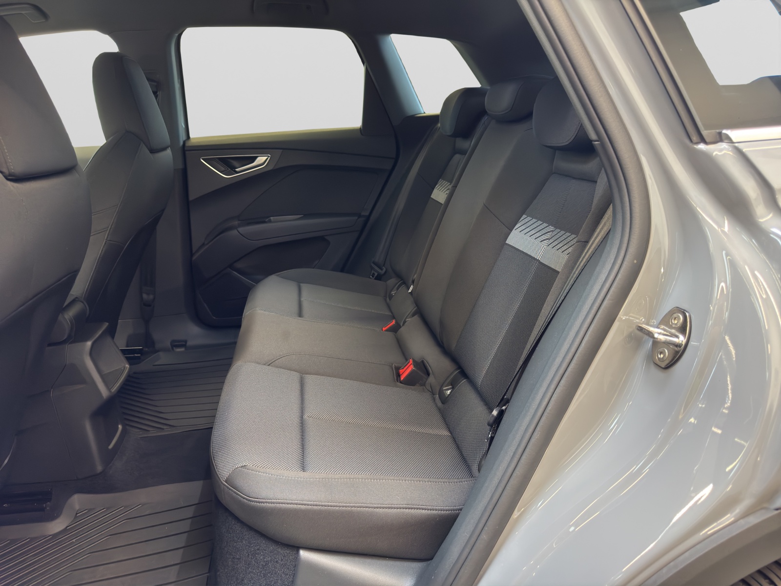 Q4 e-tron 40 basis AHK Navi Assistenzpaket