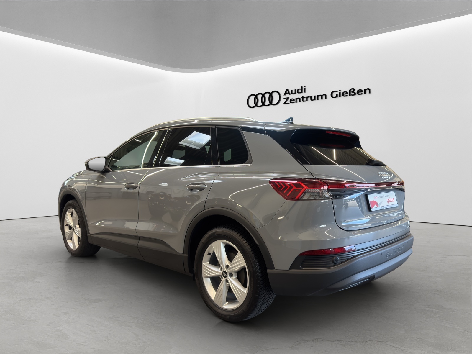 Q4 e-tron 40 basis AHK Navi Assistenzpaket