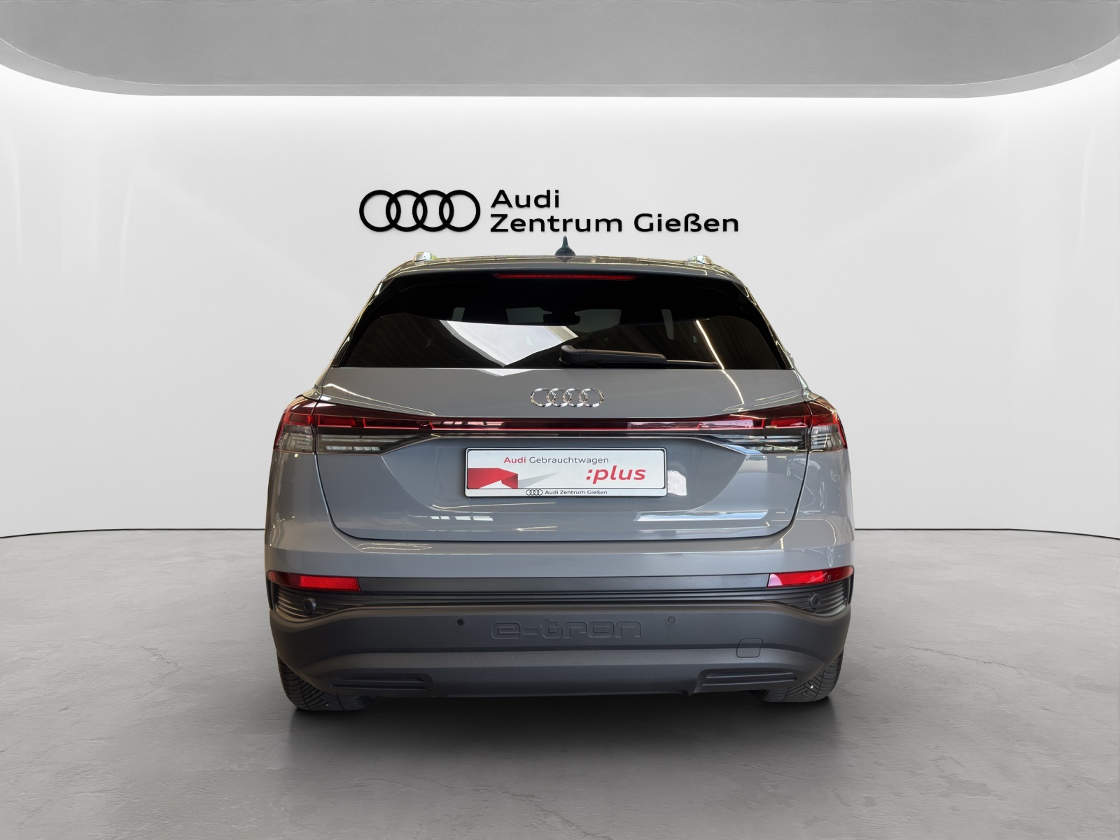 Q4 e-tron 40 basis AHK Navi Assistenzpaket
