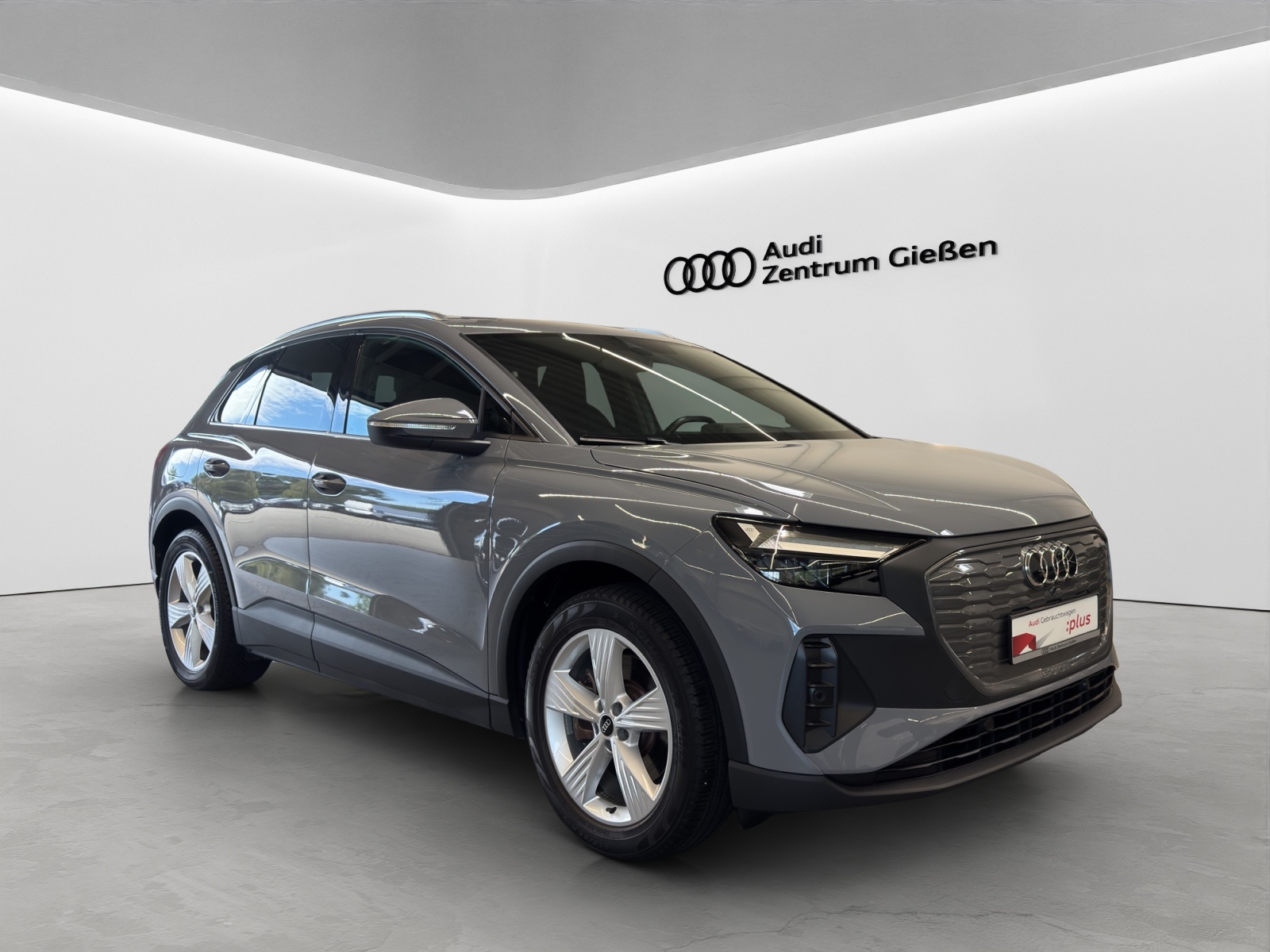 Q4 e-tron 40 basis AHK Navi Assistenzpaket