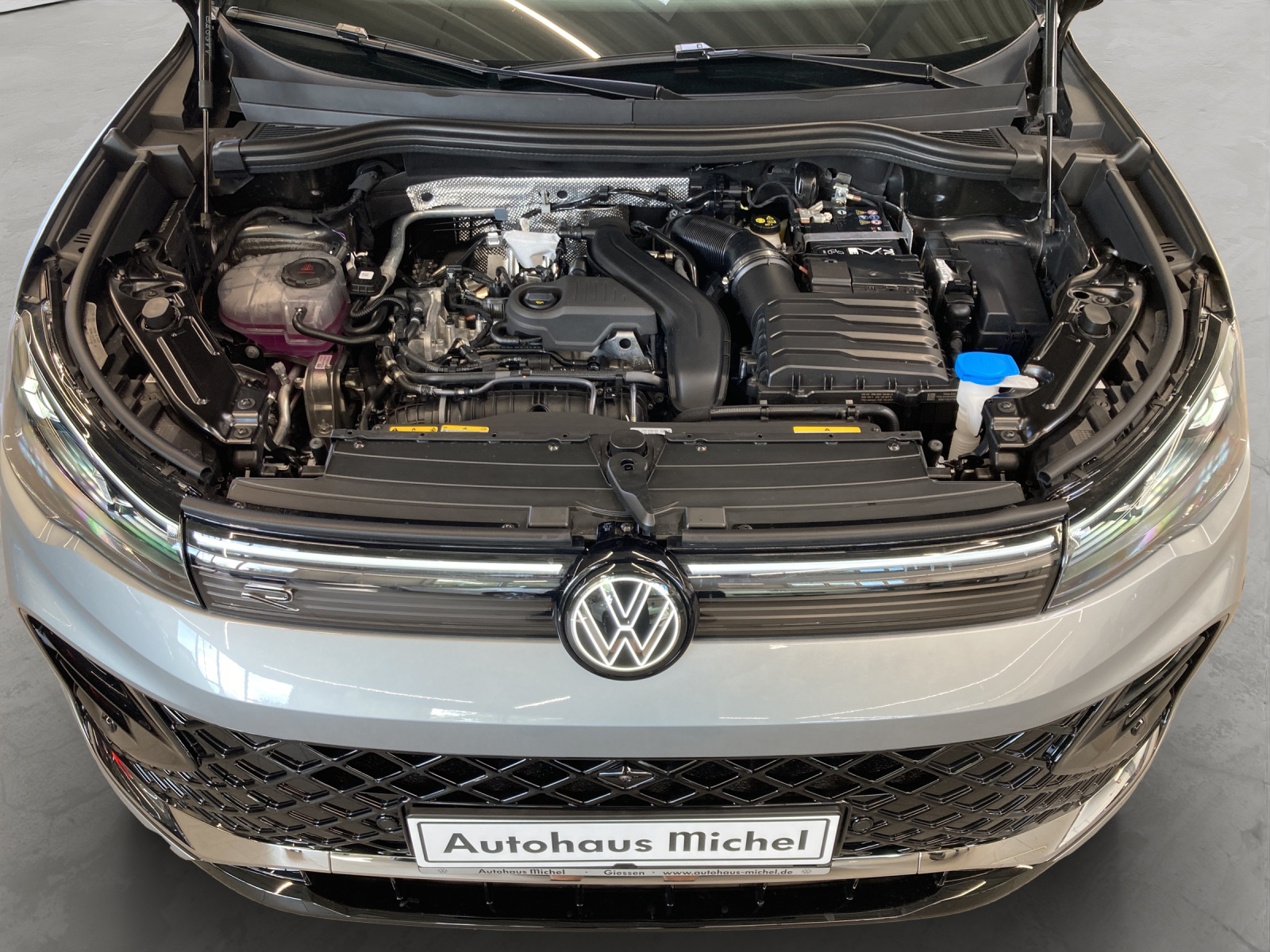Tiguan eTSI DSG R-Line IQ-Light HeadUp AHK