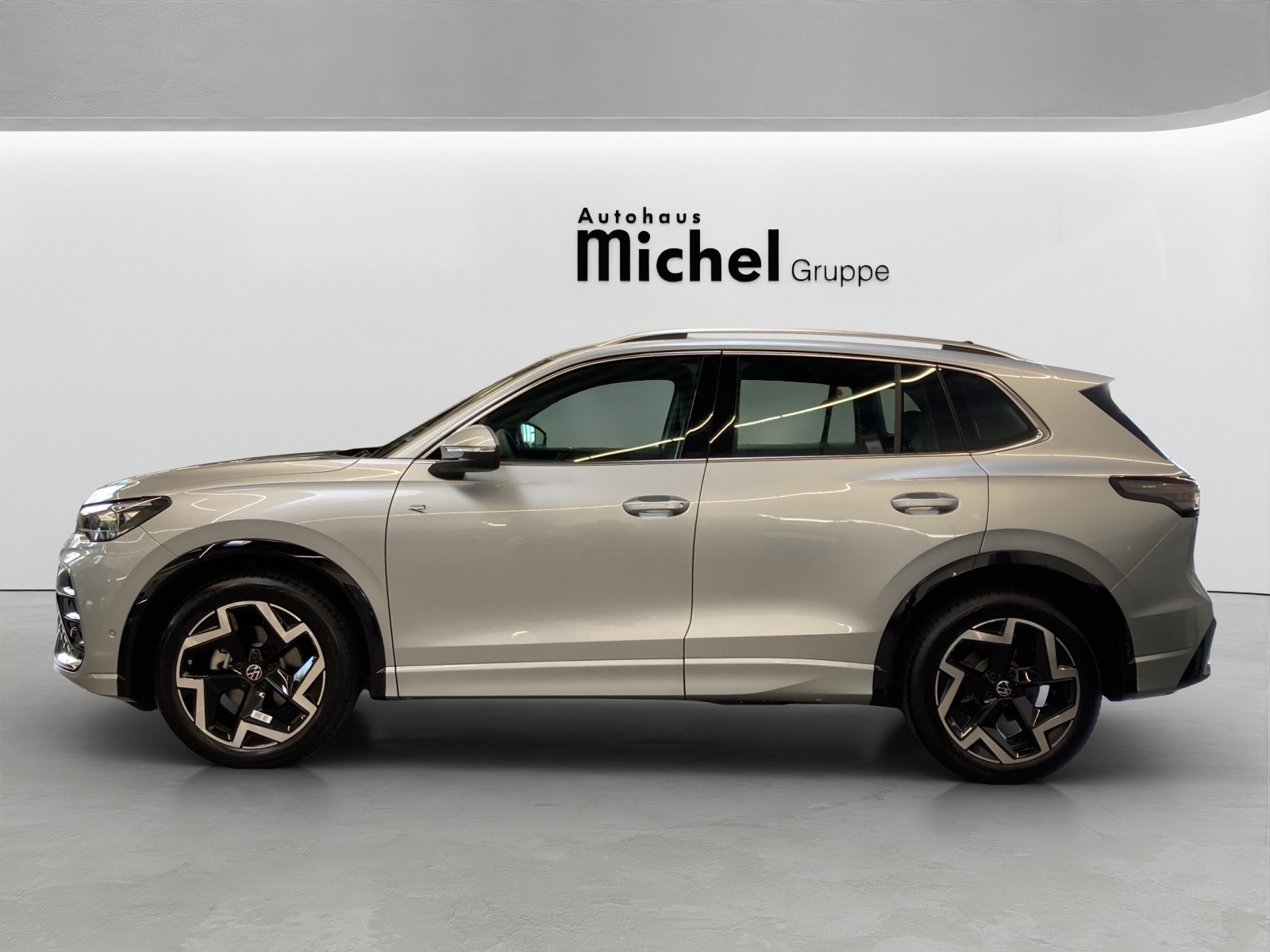 Tiguan eTSI DSG R-Line IQ-Light HeadUp AHK