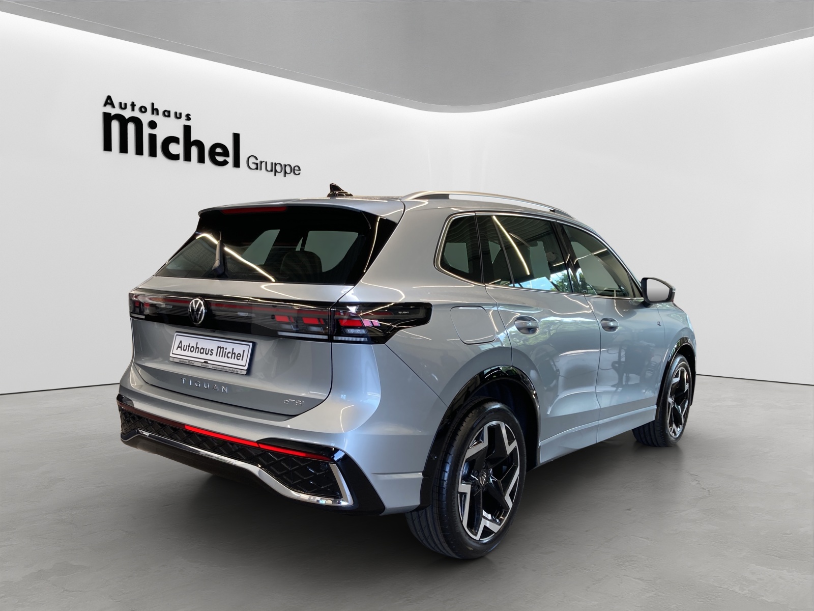 Tiguan eTSI DSG R-Line IQ-Light HeadUp AHK