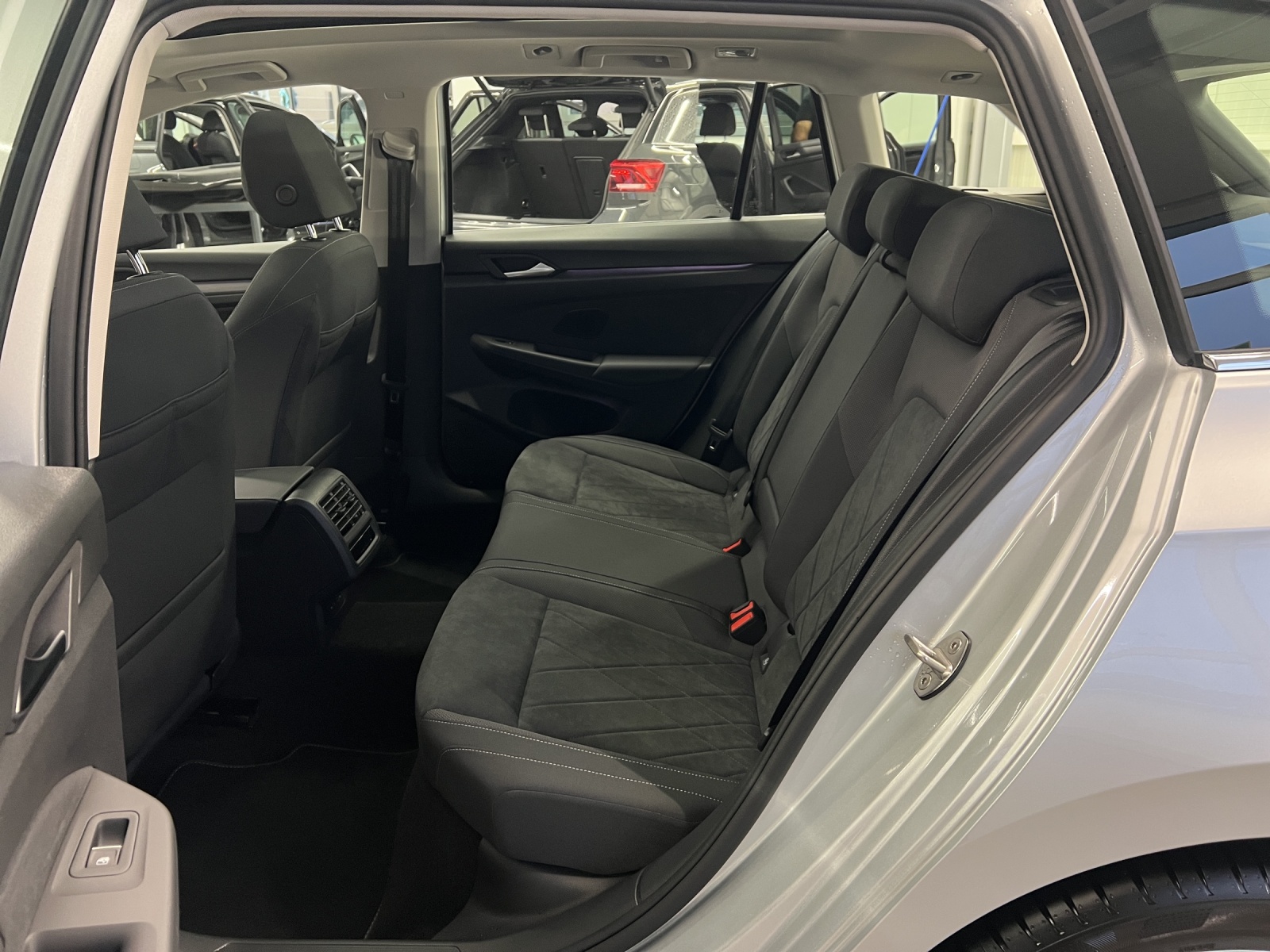 Golf 8 Variant TDI DSG Style LED-Plus Panodach Navi TravelAssist