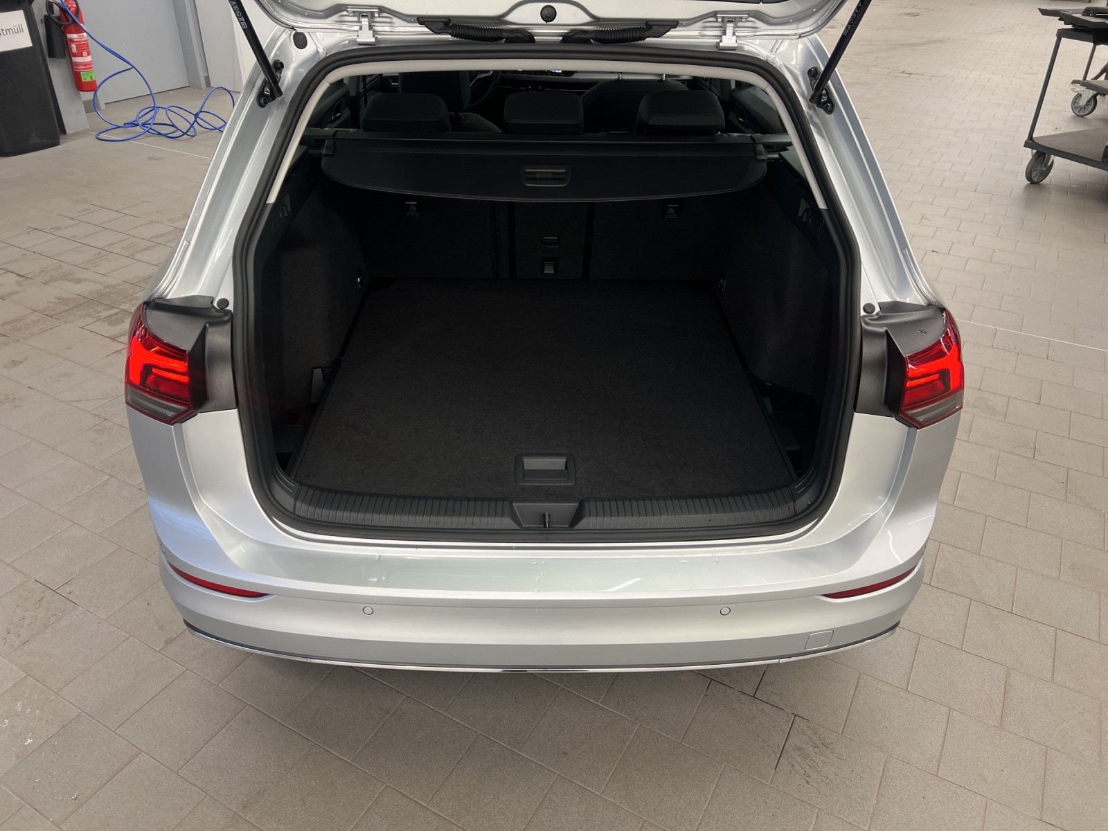 Golf 8 Variant TDI DSG Style LED-Plus Panodach Navi TravelAssist