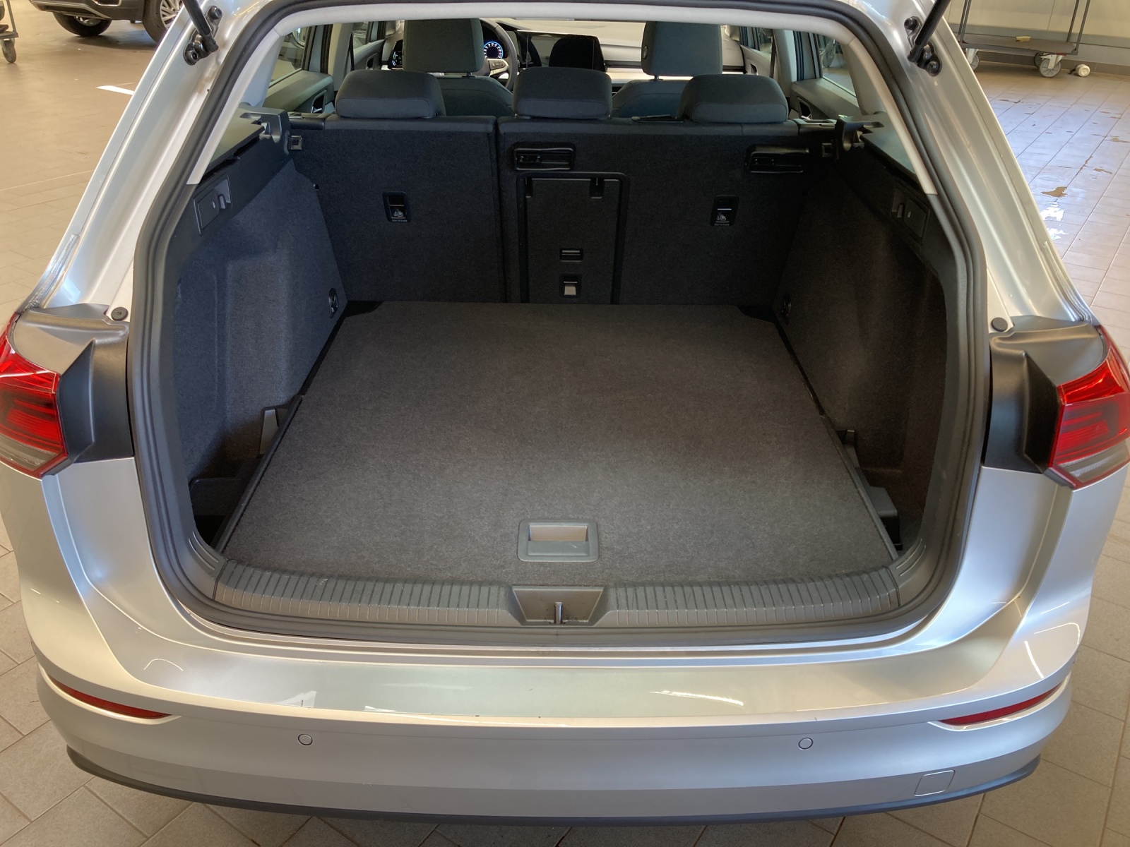 Golf Variant eTSI DSG Life LED-Plus TravelAssist Navi AHK