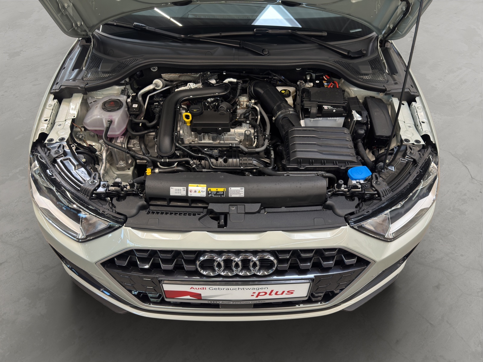 A1 Sportback 30 TFSI advanced smartphone interface