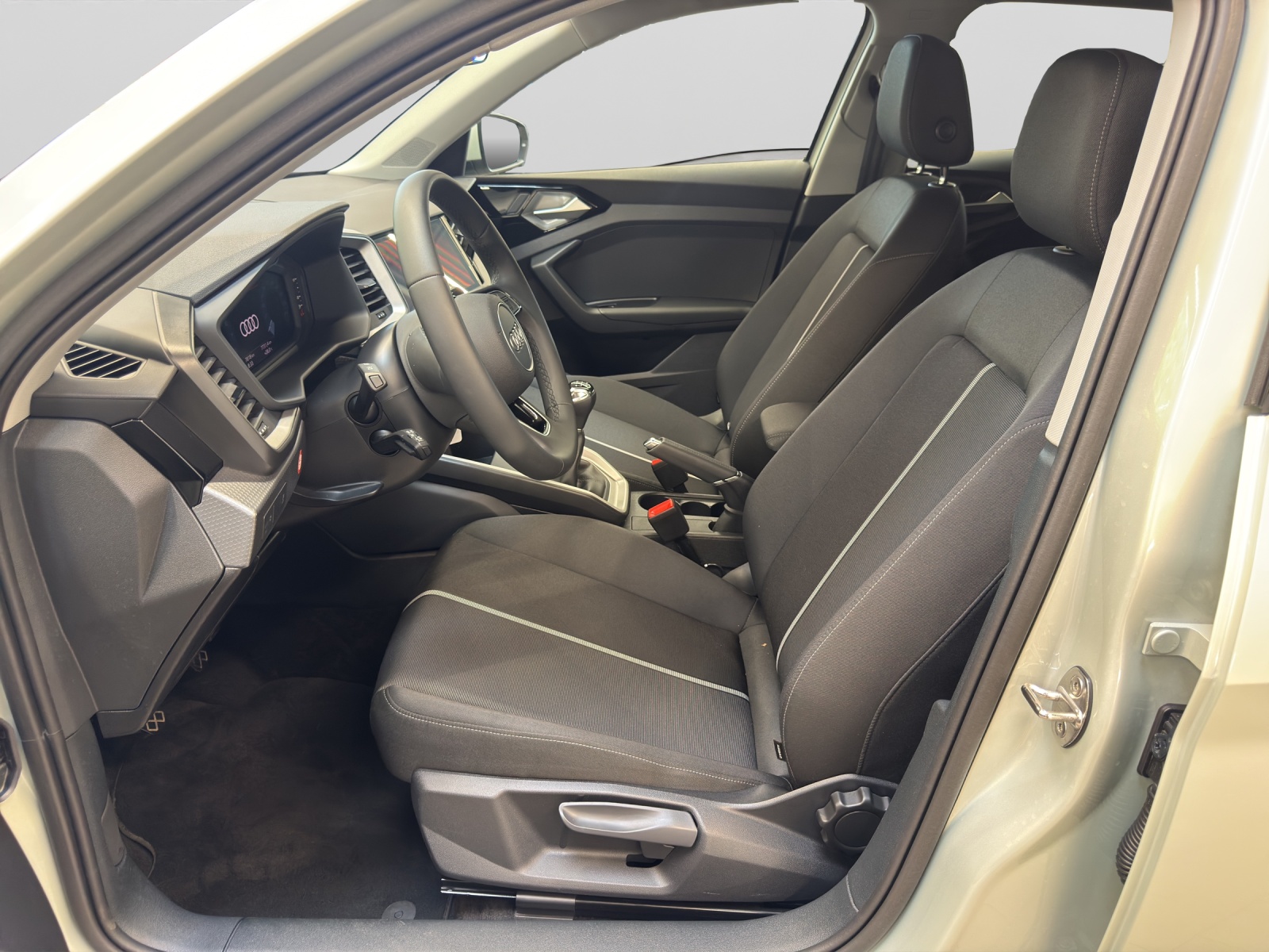 A1 Sportback 30 TFSI advanced smartphone interface