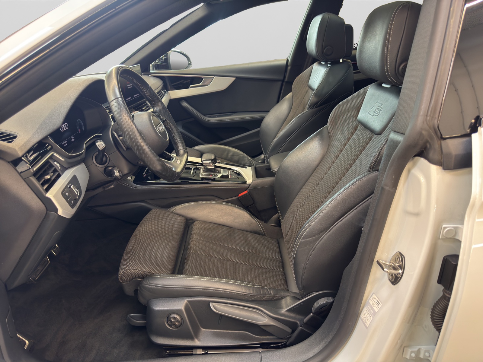 A5 Sportback 40 TDI quattro S line Black AHK Pano Matrix-LED