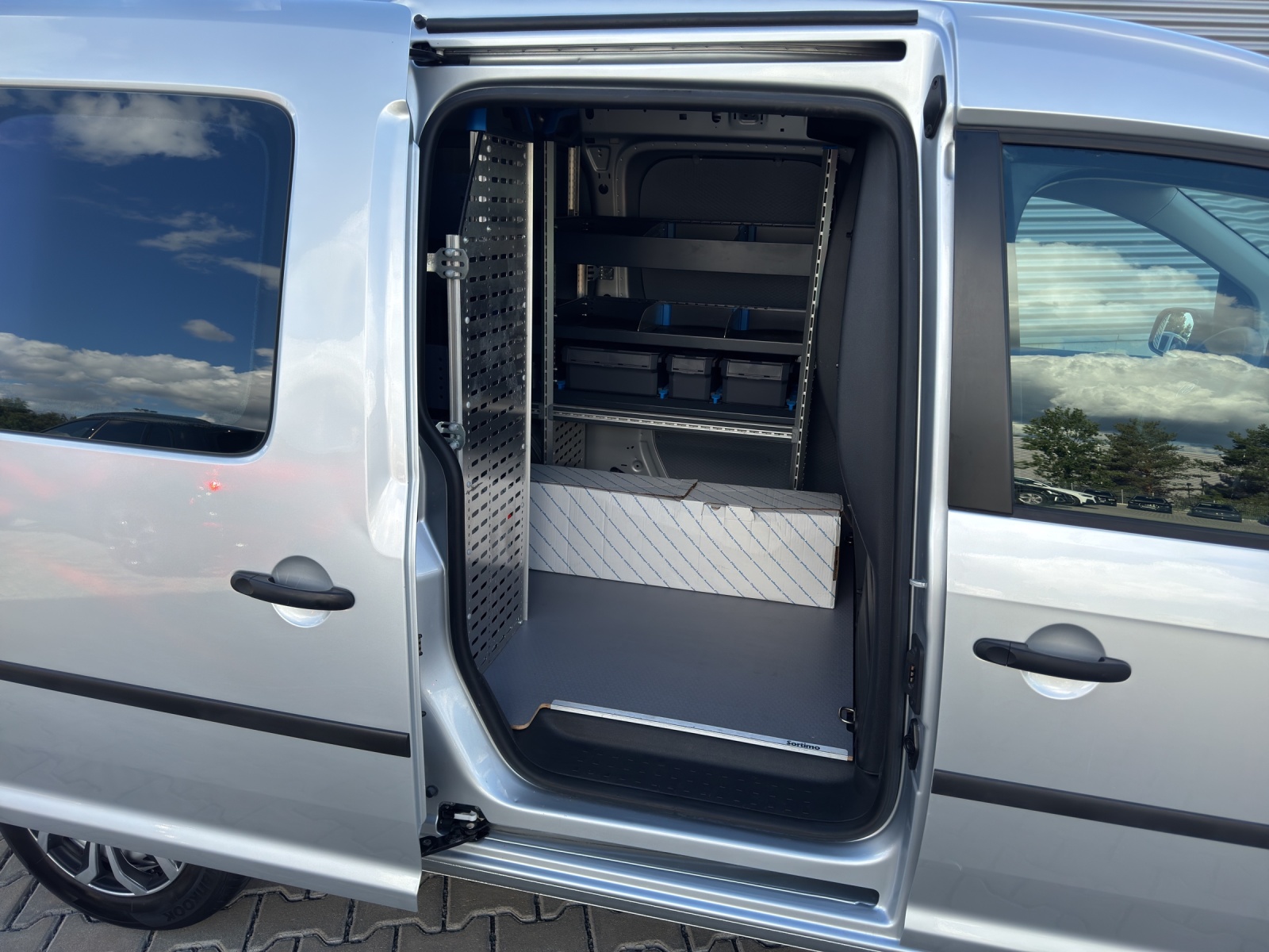 Caddy Maxi Kasten 2.0 TDI Klima Sortimo Regal System Heckflügeltüren