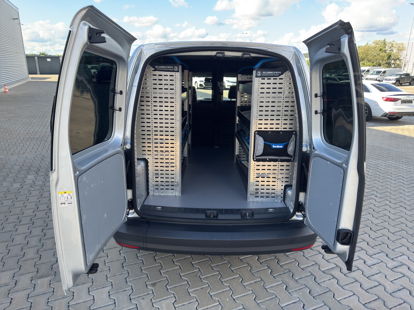 Caddy Maxi Kasten 2.0 TDI Klima Sortimo Regal System Heckflügeltüren