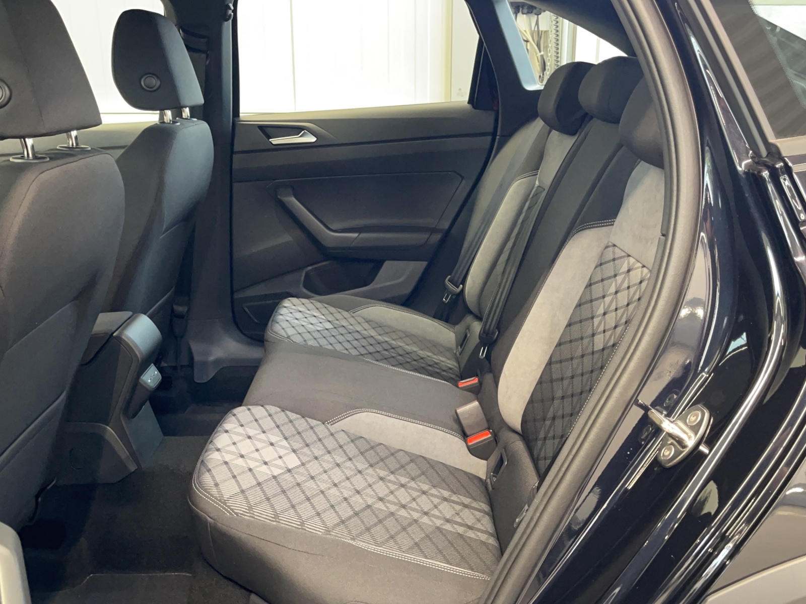 Taigo TSI DSG R-Line IQ-Light Alu-18Zoll Kamera