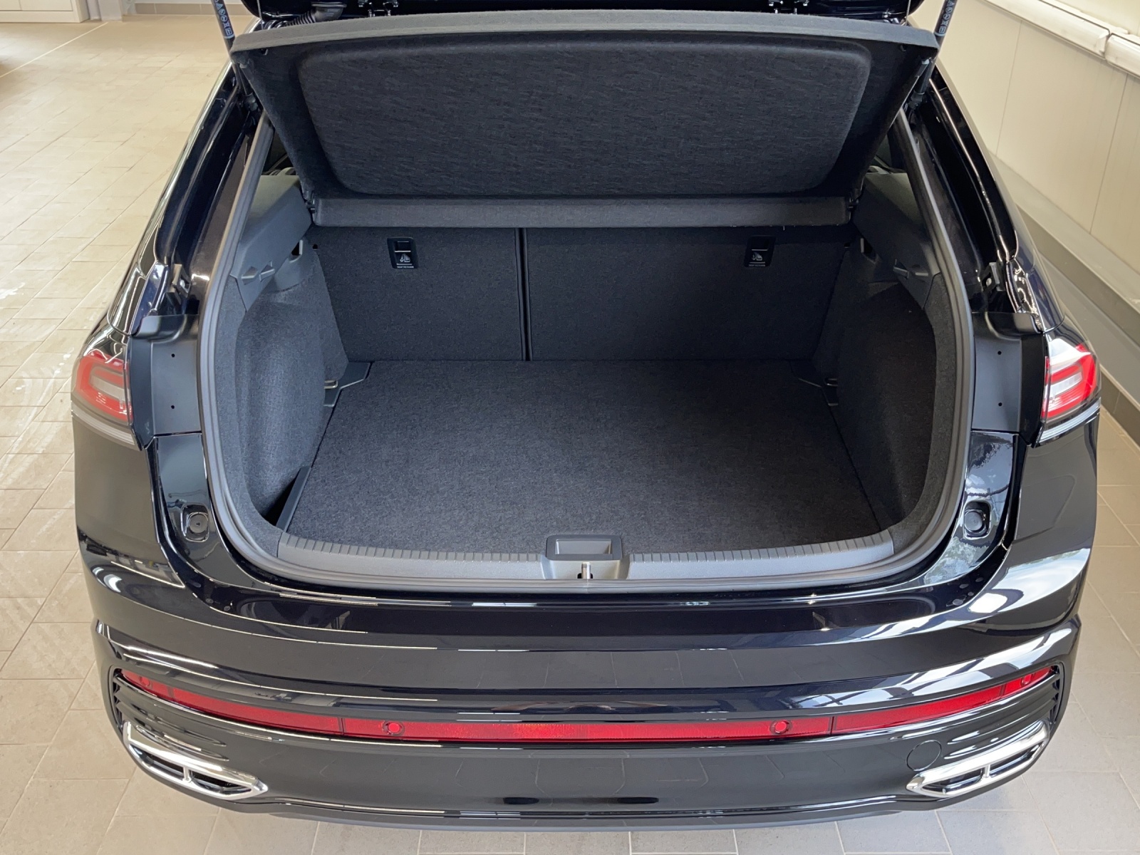 Taigo TSI DSG R-Line IQ-Light Alu-18Zoll Kamera