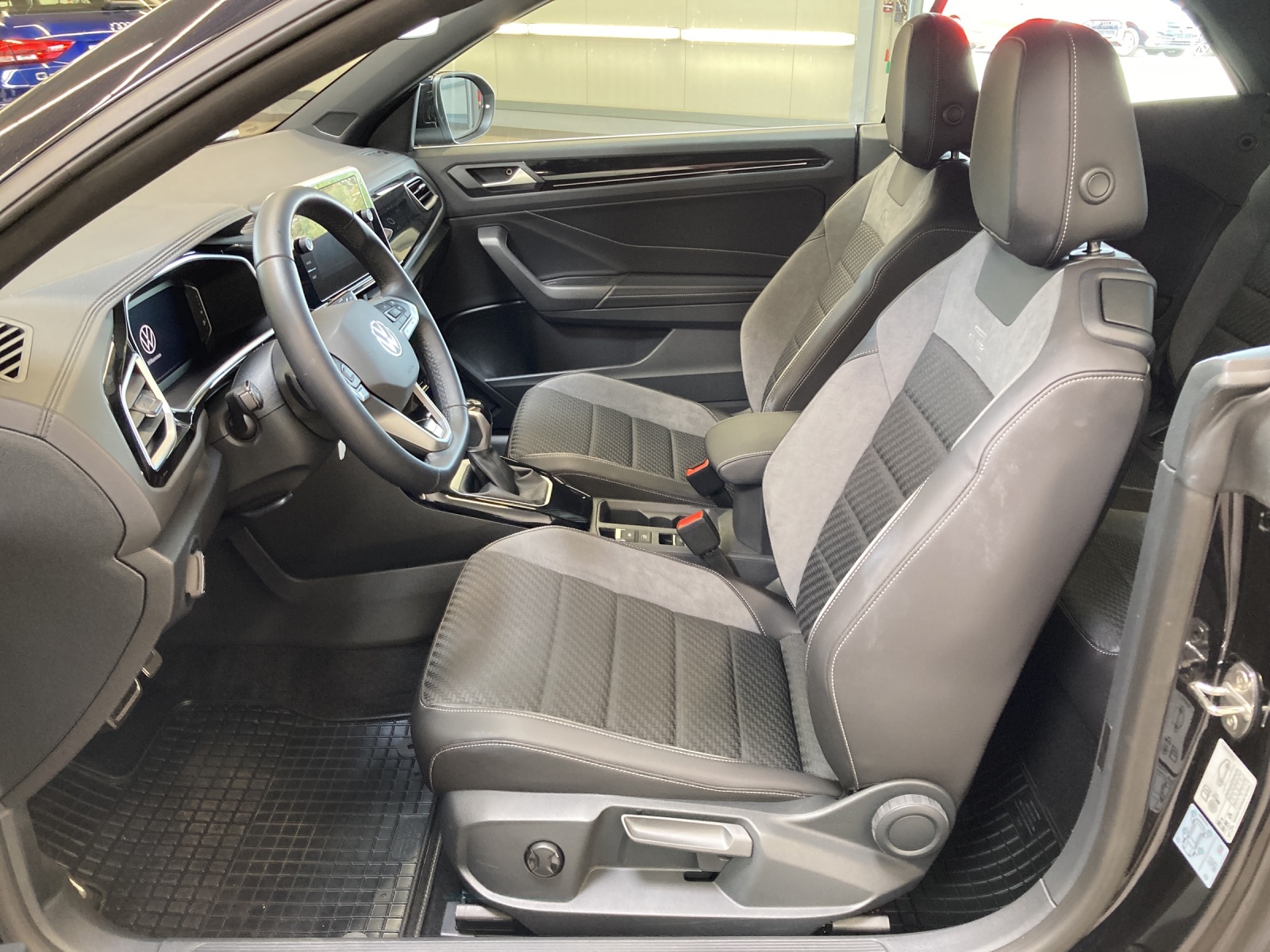 T-Roc Cabrio TSI DSG R-Line IQ-Light DCC Navi Kamera