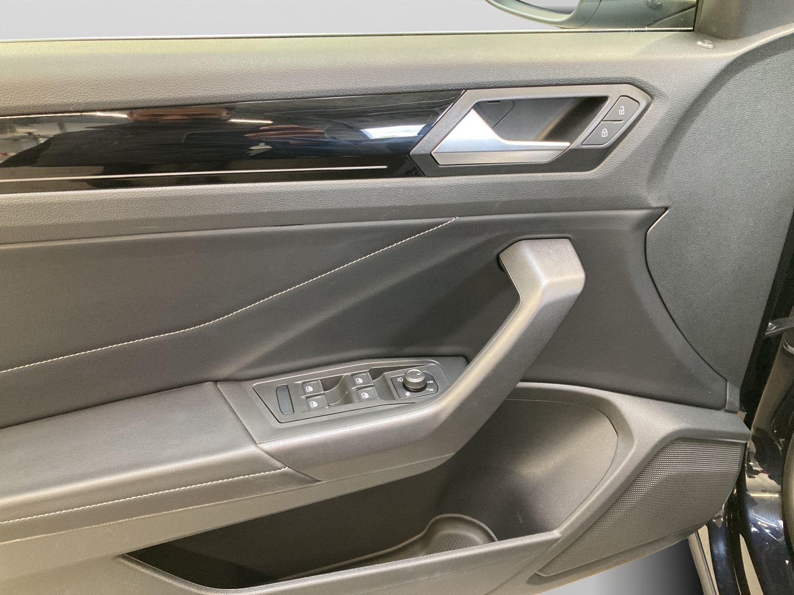 T-Roc Cabrio TSI DSG R-Line IQ-Light DCC Navi Kamera