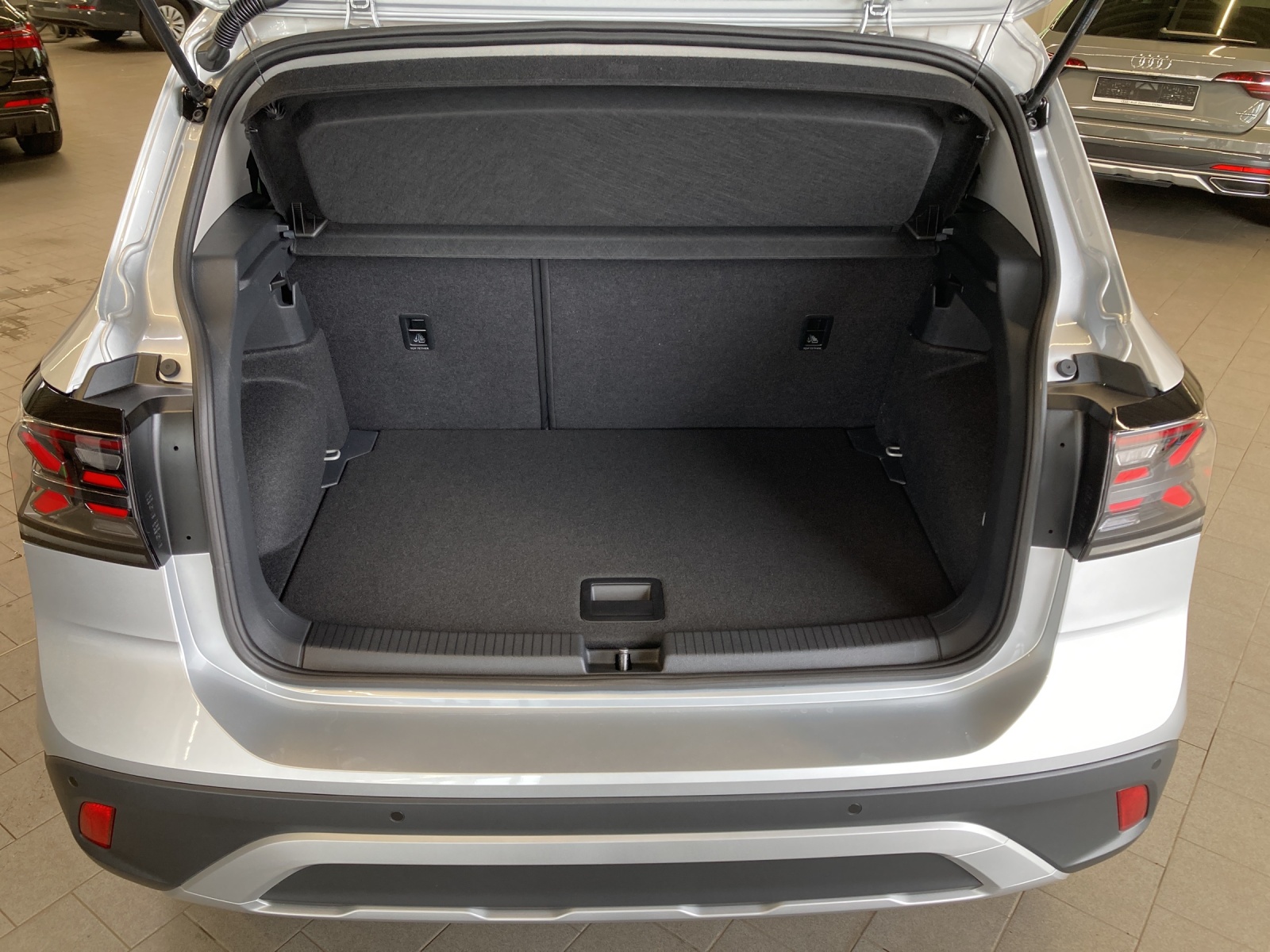 T-Cross TSI DSG Life IQ-Light TravelAssist AHK Kamera