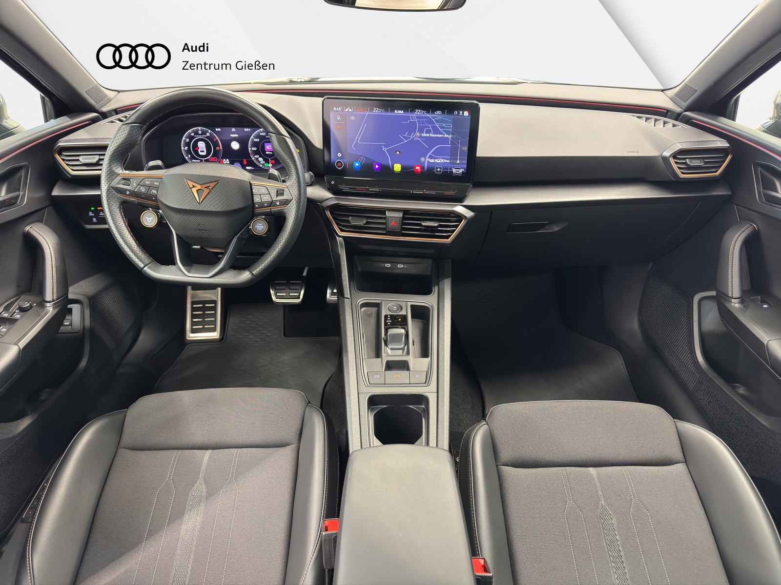 Leon Sportstourer 2.0 TSI 4Drive DSG VZ Pano Matrix-LED Kamera