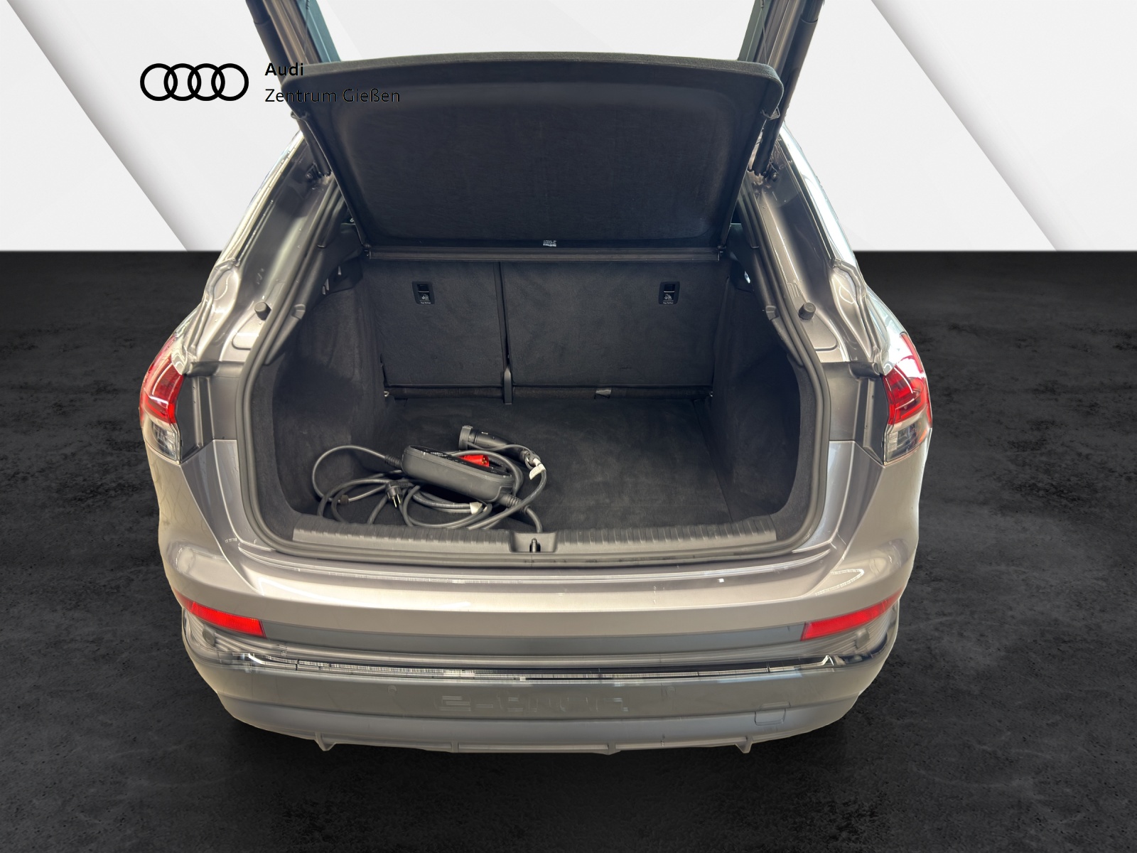Q4 e-tron Sportback 40 S line Black Assistenzpaket Navi