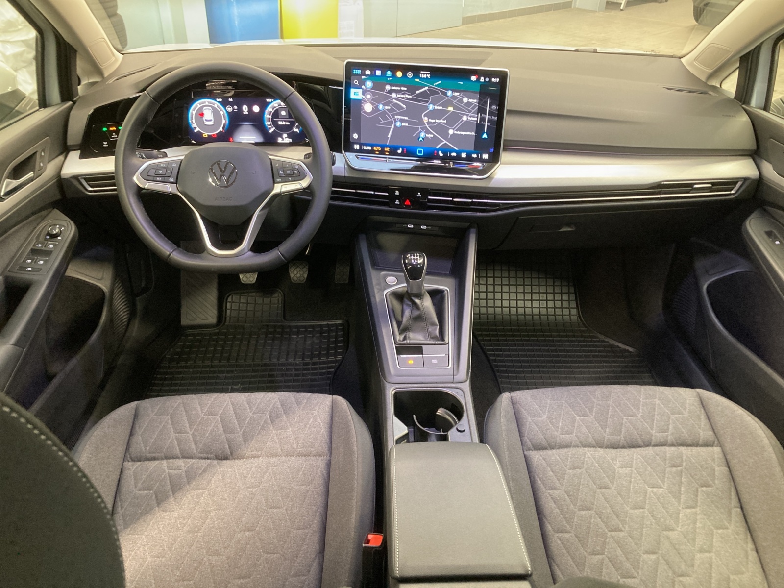 Golf 8 Variant 1.5 TSI Life LED Navi TravelAssist