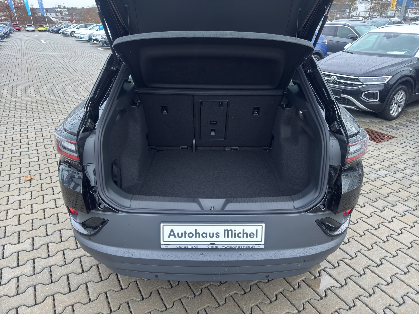 ID.4 Pro 210 kW/77kWh Infotainment-Paket AHK Wärmepumpe