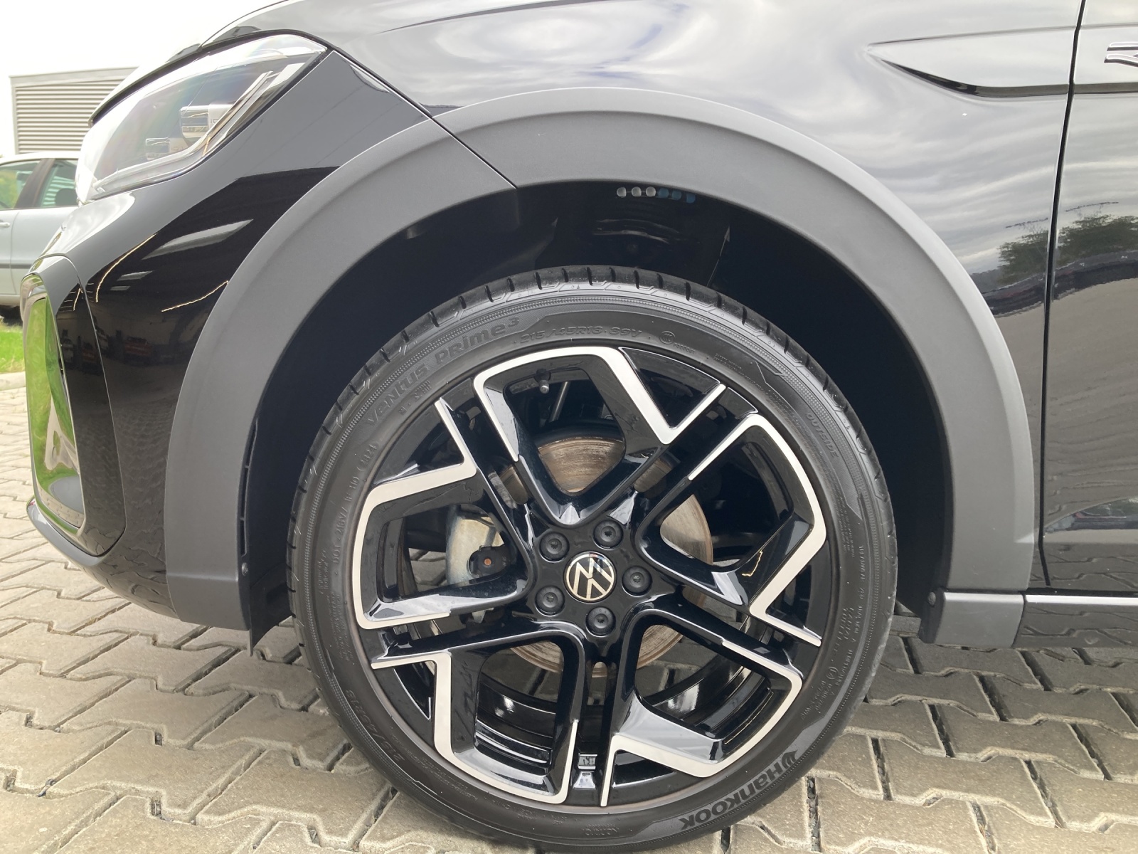 Taigo TSI DSG R-Line IQ-Light Panodach 18Zoll-Alu