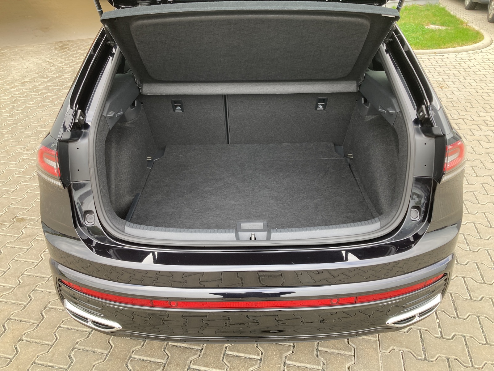 Taigo TSI DSG R-Line IQ-Light Panodach 18Zoll-Alu