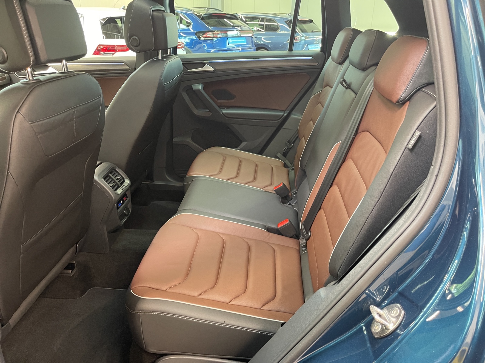 Tiguan 2.0 TDI DSG 4M Elegance IQ-Light HeadUp Panodach Navi Leder
