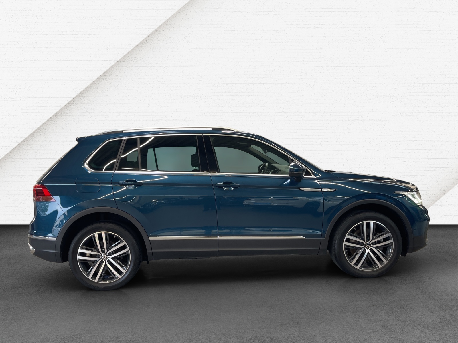 Tiguan 2.0 TDI DSG 4M Elegance IQ-Light HeadUp Panodach Navi Leder