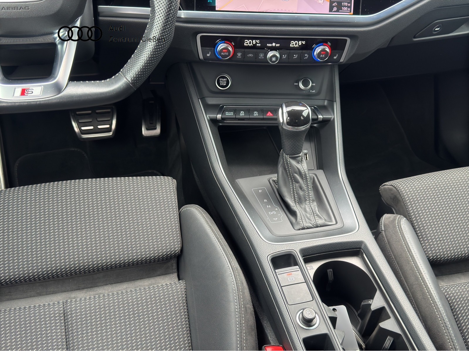 Q3 Sportback 40 TFSI quattro S line Black AHK Navi LED