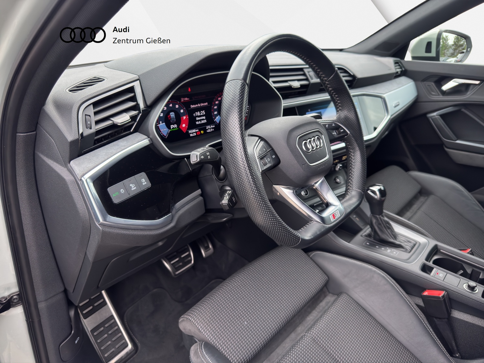 Q3 Sportback 40 TFSI quattro S line Black AHK Navi LED