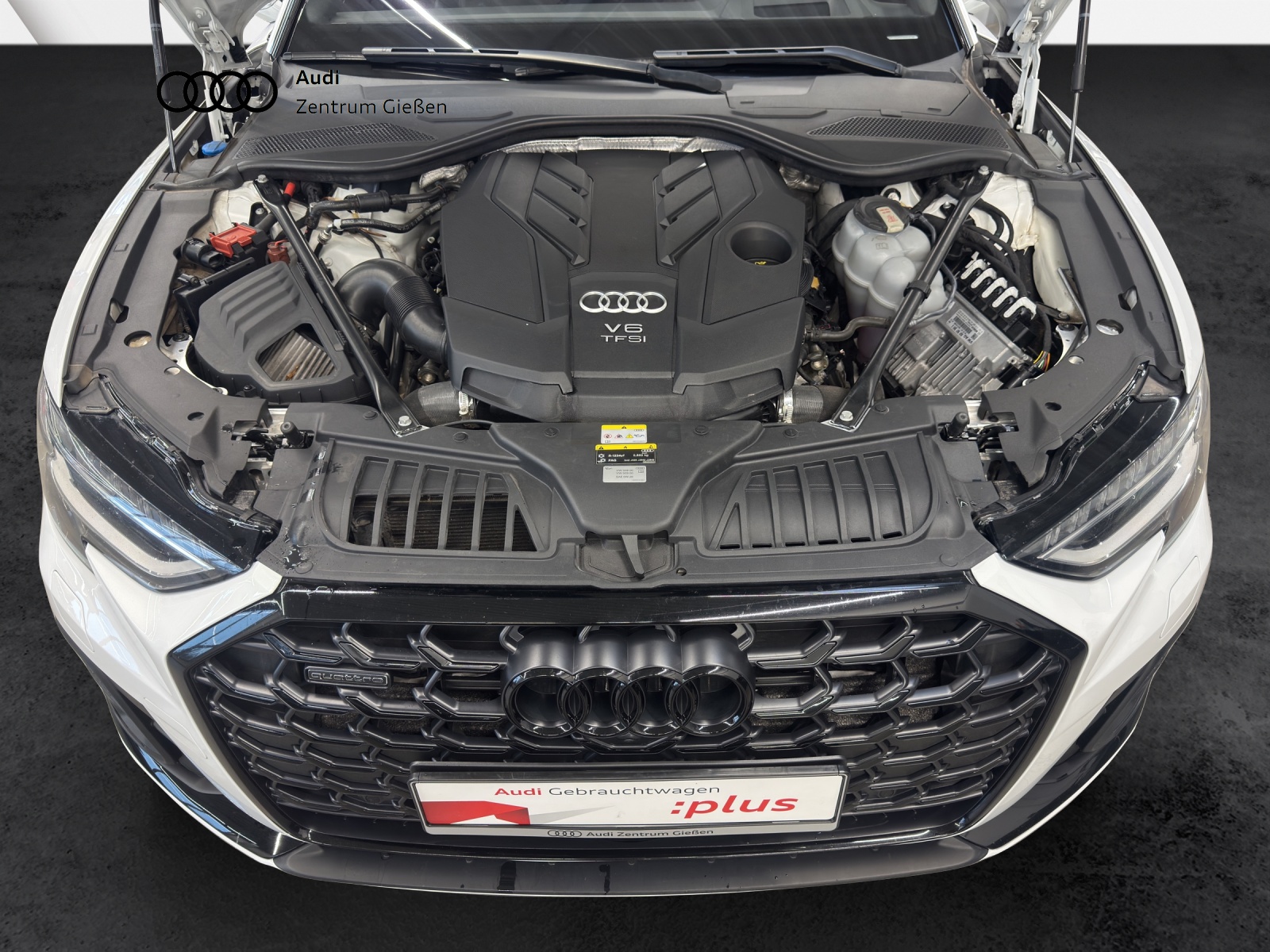 A8 55 TFSI quattro S line Black Pano HuD B&O Assistenzpaket