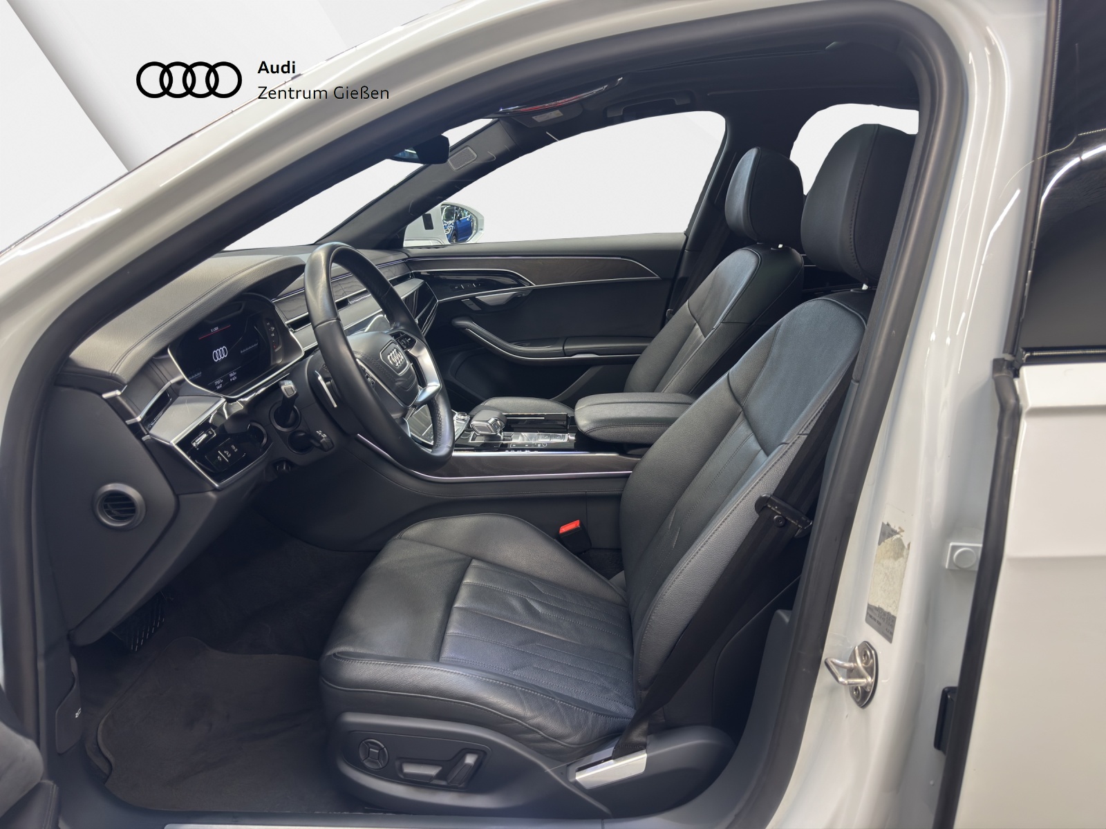 A8 55 TFSI quattro S line Black Pano HuD B&O Assistenzpaket