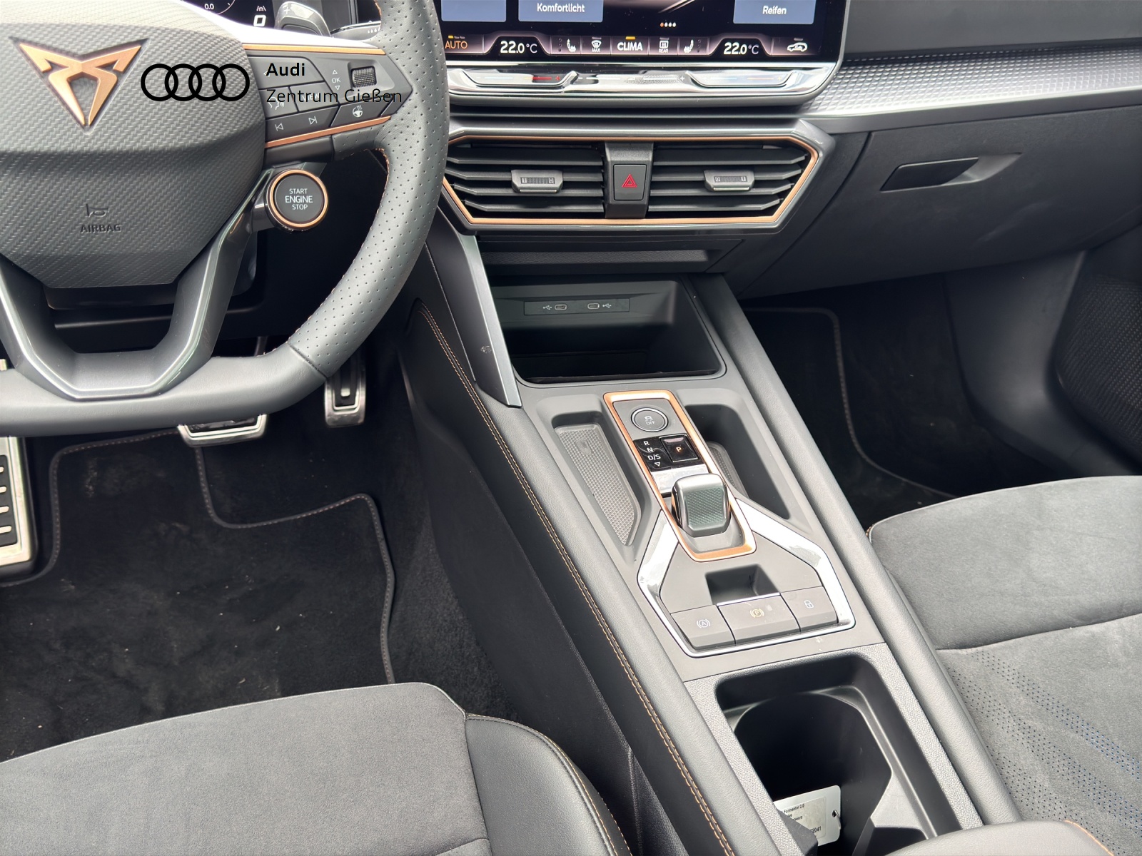 Formentor 2.0 TSI 4Drive VZ Pano Matrix Navi ACC DCC