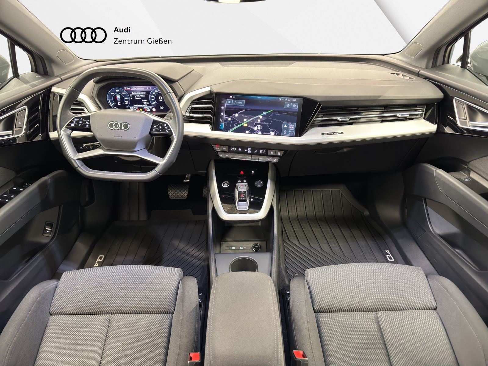 Q4 e-tron 45 quattro Assistenz-Paket AHK Matrix Navi